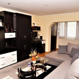 Home away from home, hotel u gradu Petrila