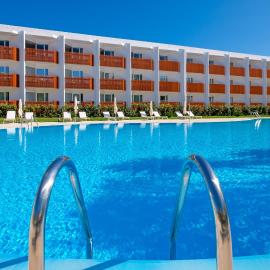 Malibu Foz Hotel - La Maison Younan, хотел в Фигейра да Фош