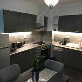 Queen Apartman, hotell i Debrecen