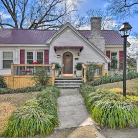 Near Dtwn & Bathhouses! Family Hub in Hot Springs, Hotel in Hot Springs