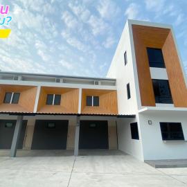 นั่งเล่นกันไหม รีสอร์ท SHA Plus, hotel v destinaci Chonburi