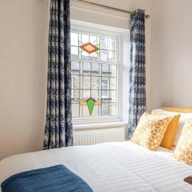 Cosy Mill Workers Cottage Heritage Saltaire, hotel in Shipley