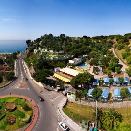 Camping Bungalows El Far – hotel w mieście Calella
