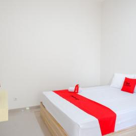 RedDoorz near Pacific Mall Tegal 2, hotel in Tegal