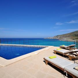 VILLA AUREA-Cala Mesquida- Primera linea de Mar, готель у місті Кала-Мескіда