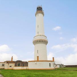 Aberdeen Lighthouse Cottages - coastal, dolphins، فندق في أبردين