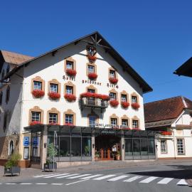 Hotel Goldener Hirsch, hotel Reuttéban