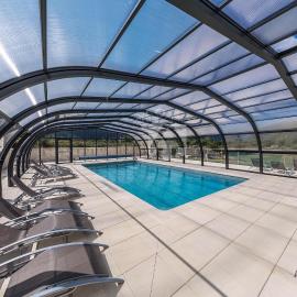Chalets de Fougerousse, hotel in Chambon-sur-Lac