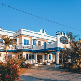 Club Monet Beachfront Resort by Cocotel, hotel sa Zambales