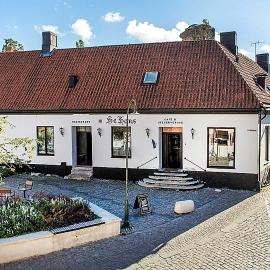 Villa S:t Hans – hotel w mieście Visby