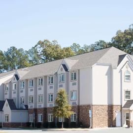 Microtel Inn & Suites by Wyndham Macon، فندق في ماكون