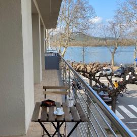 JASALPI único apartamento delante del Lago de Banyoles、バニョラスのホテル