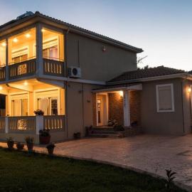 VILLA FAIRIES, hotel i Ligia