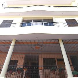 DS Residency-Near Varanasi Jn Railway station N Temples-Parking-Free Wi-Fi
