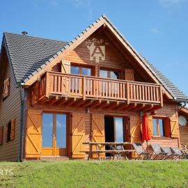 Chalet de Solène, hotel in Chambon-sur-Lac