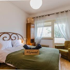 Wine Inn Carcavelos Guesthouse، فندق في كاركافيلو