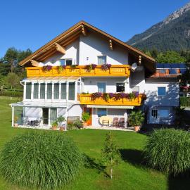 Haus Bübl, hotel a Presseggersee