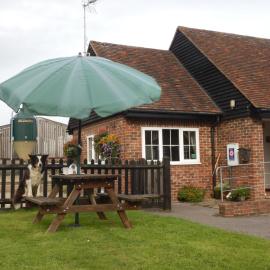 Prestwick Byre, Hotel in Chiddingfold