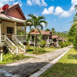 Tropical Home Koh Phangan、トンサラのホテル