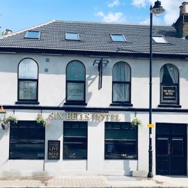 The Six Bells Hotel、エンフィールドのホテル