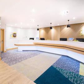 Holiday Inn London - Gatwick Airport by IHG, hotel em Horley