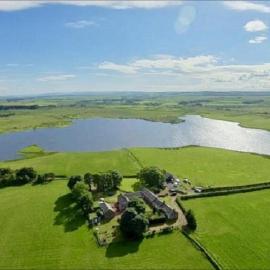 Charming cottage with loch and hill views nr Edinburgh