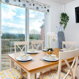 4BR Home with En-Suites in Swansea