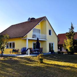 Viesnīca Ferienwohnung INGRID pilsētā Markt Erlbach
