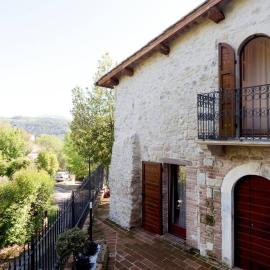 Authentic Villa Surrounded by Nature, hotel em Terni