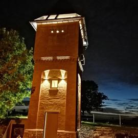Logement insolite La tour de Larbuisson, готель у місті Herve