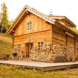 Almhütte Chalet HIRSCHFISCH, hotel in Bodensdorf