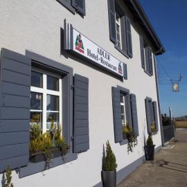 Hotel Landgasthof Adler: Bad Krozingen şehrinde bir otel