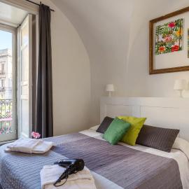 Da Gianni e Lucia Rooms with bathroom in the city center, hotel a Catania