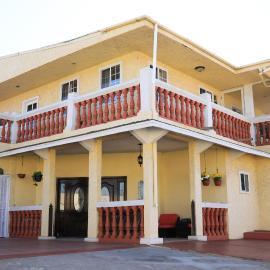 Playa Hermosa Inn at the beach，恩塞納達港的飯店