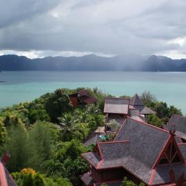 Gaze: Entire Modern Tropical Seaview Villa