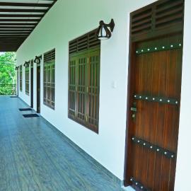 Emerald Guest House, hotel di Kataragama