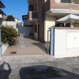 La casa di Giò, hotel v destinaci Alba Adriatica