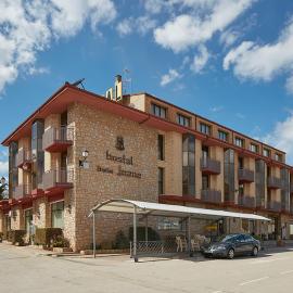 HOSTAL DOÑA JUANA, hotel in Ágreda