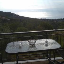 Traditional house with view, hotelli kohteessa Drymon
