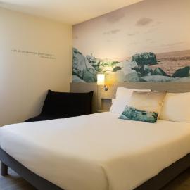 Logis Hotel Restaurant Au Chêne Vert, Saint-Brieuc、プレランのホテル