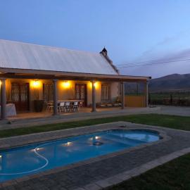 Celebratio Pomegranate Farm, hotel in Oudtshoorn