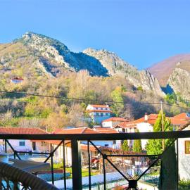 Guesthouse Lina, hotel in Kato Loutraki