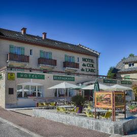 Logis Hôtel - Le Col de l'Arc, ξενοδοχείο σε Lans-en-Vercors