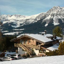 Chalet Grizzly โรงแรมในเอลล์เมา