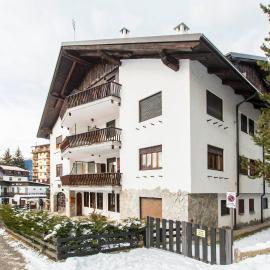 Appartamento sulla piazzetta centrale, hotel en Sauze dʼOulx