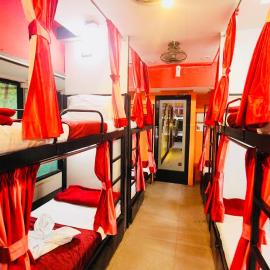 Town Hostel Mumbai - AC Dormitory, hotel di Mumbai