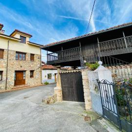 Apartamentos Ca Moran, hotel u gradu 'Avilés'