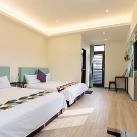 羅東夜市舒果ShuGo B&B 近清溝夜市 國旅卡特約店 配合租車行, hotel in Luodong
