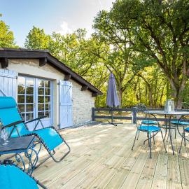 La Terrasse - A Tranquil Place in the Woodland