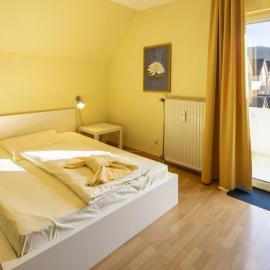 93m2 Fewo mit 2 Schlafzimmern am Edersee, hotel v destinácii Scheid